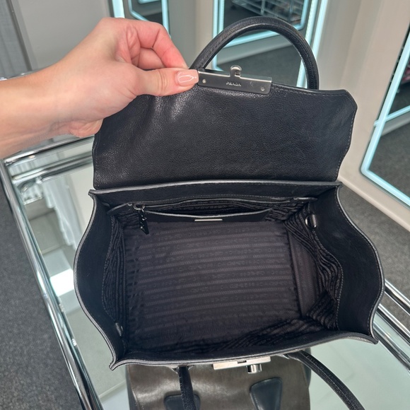 Prada bag - Picture 12 of 13